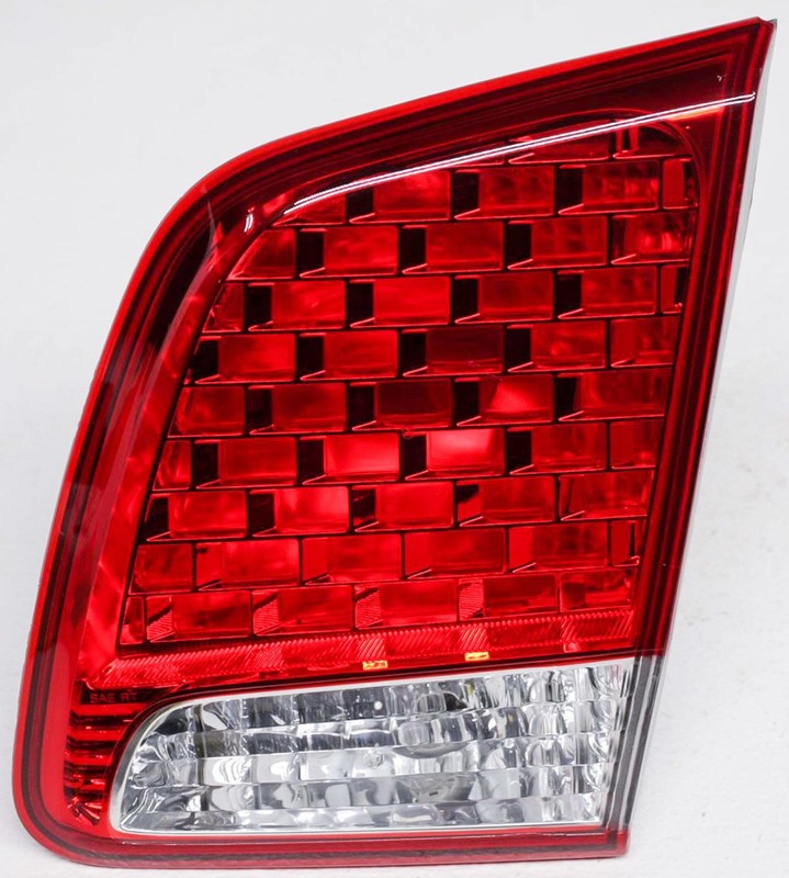 OEM Kia Sorento Right Passenger Side Halogen Tail Lamp 92402-1U100 Lens Chipped