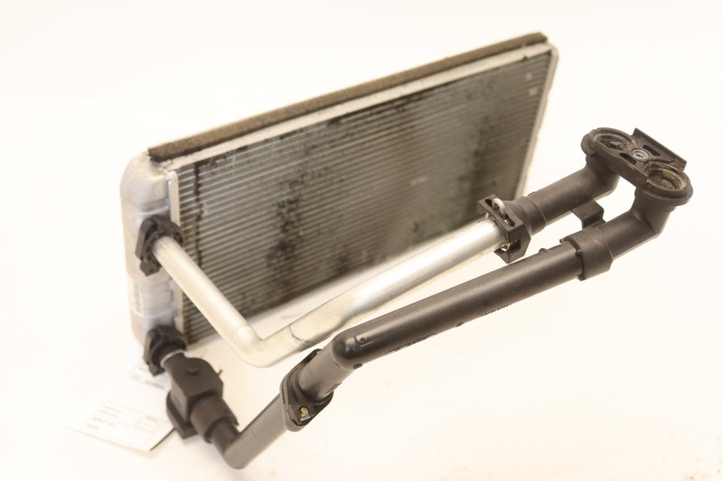 2019-2023 VOLVO VNL 760 860 D13 HVAC HEATER CORE W/ PIPE VTC HC3S2 BEHR OEM