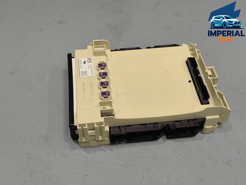 DEFECT!! 19 - 25 TOYOTA RAV4 MULTIPLEX MODULE FUSE RELAY JUNCTION BLOCK UNIT OEM