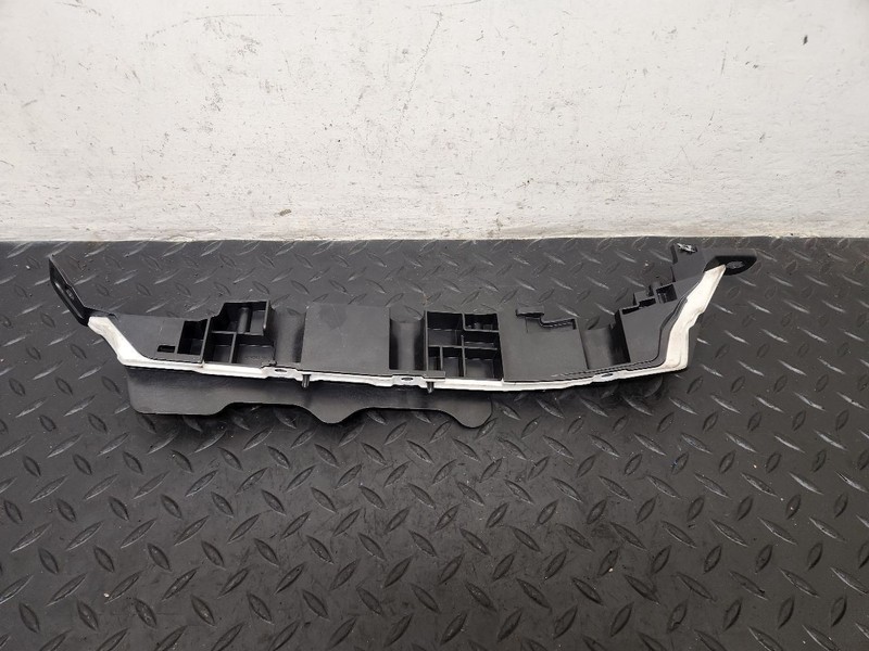 25-26 BMW X3 Right Passenger Firewall Lower Sealing Frame OEM 61115A512B5