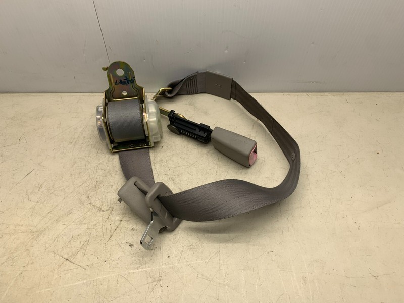 REAR CENTER SEAT BELT RETRACTOR ASSEMBLY REAR CENTER SEAT BELT RETRACTOR