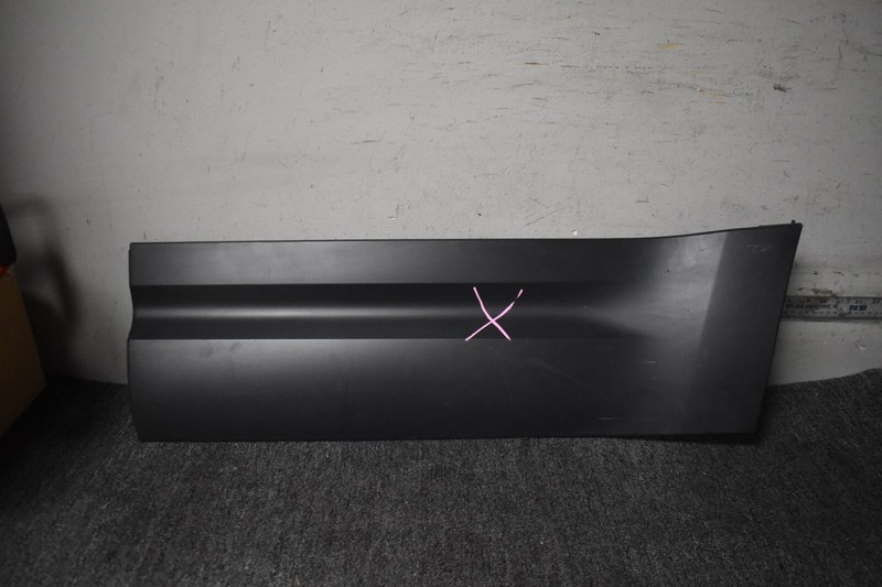 2020-2022 LAND ROVER DEFENDER REAR LEFT DOOR MOLDING FACTORY OEM