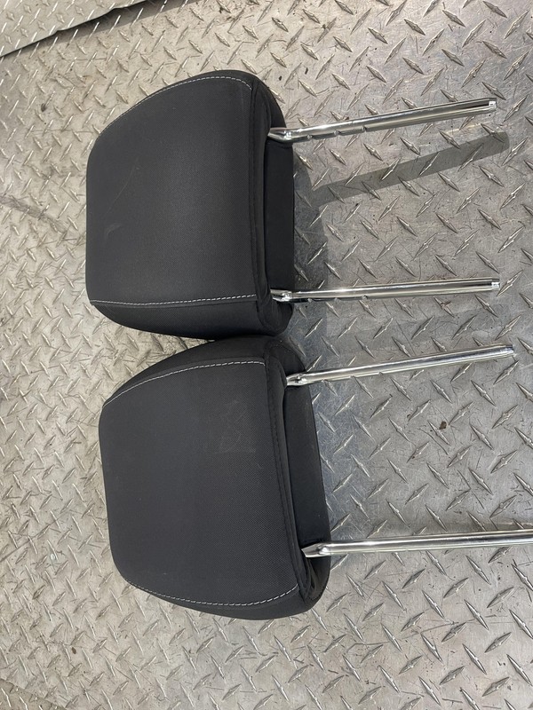 2013-2016 Ford Escape Front RH LH Headrest Set Assembly Oem Tested