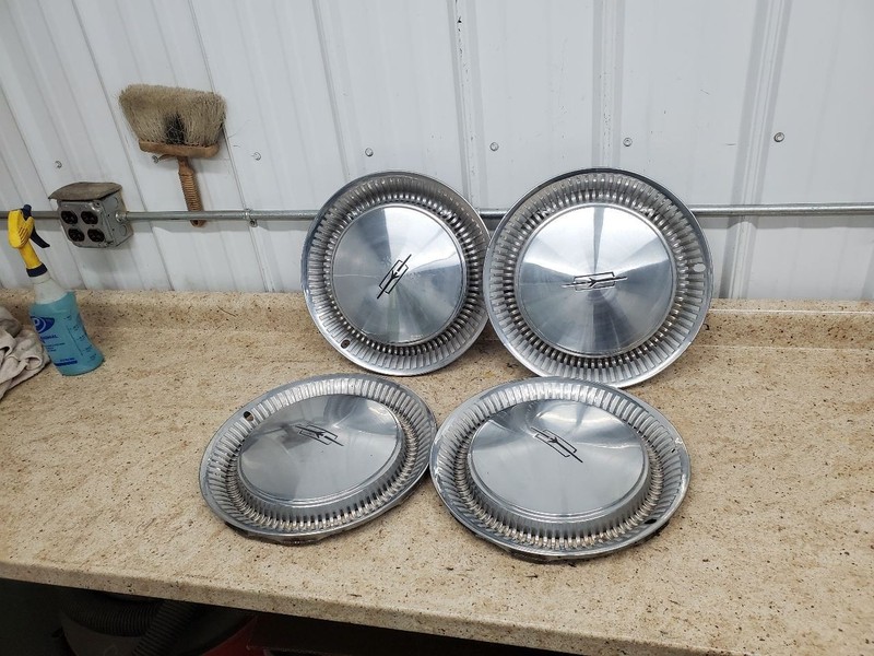 Wheel Cover HubCap With Rib Type Chrome Center Fits 74-76 OLDSMOBILE 307403