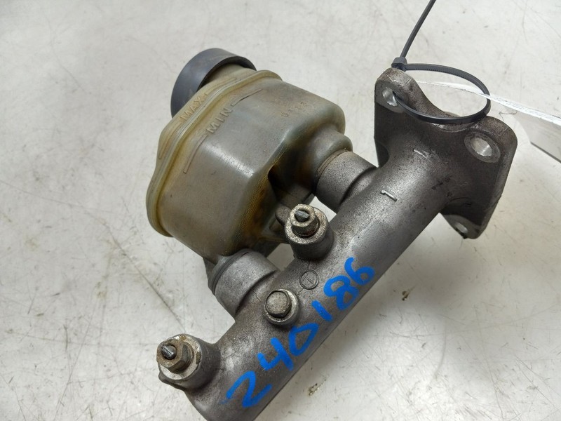95-98 TOYOTA T100 3.4L 4WD AT BRAKE MASTER CYLINDER