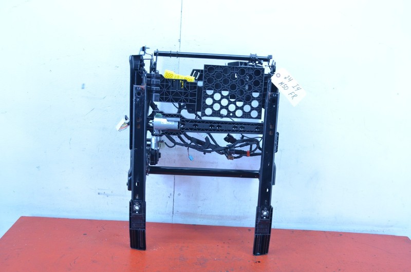 22-24 BMW i4 GRAN COUPE G26 FRONT RIGHT SEAT LOWER TRACK FRAME W/ MOTORS OEM