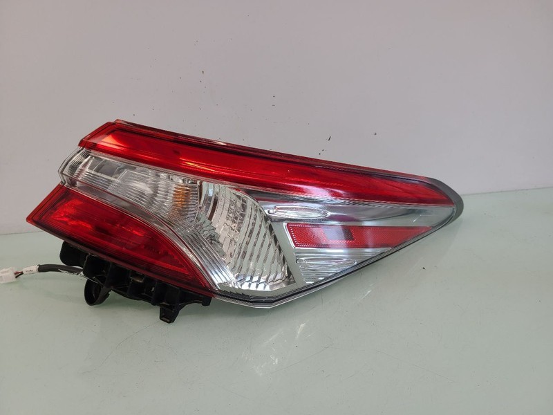 Passenger Tail Light Quarter Panel Mounted Clear Lens Fits 18-20 CAMRY 591221