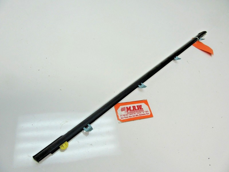 FITS FRONT DOOR GLASS WINDOW BELT MOLDING RUBBER TOP OUTER RIGHT PASSENGER R RF