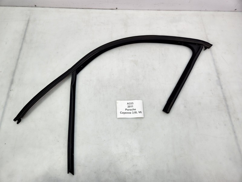 ✅ 2011-2018 OEM Porsche Cayenne 958 Front Left Door Window Weatherstrip Seal