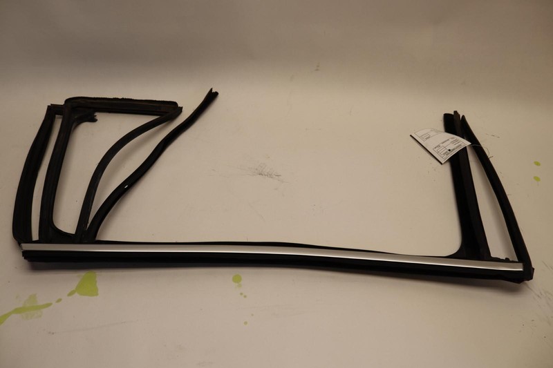 2009-2014 VOLKSWAGEN JETTA SPORTWAGEN REAR LEFT DOOR WINDOW WEATHERSTRIP OEM