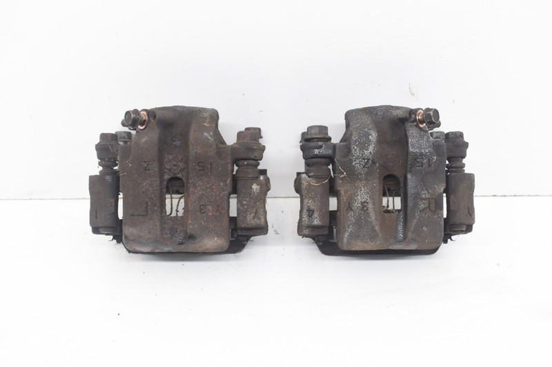 1999 Mazda Miata 1.8L Front Brake Caliper Assembly Left and Right OEM KW88