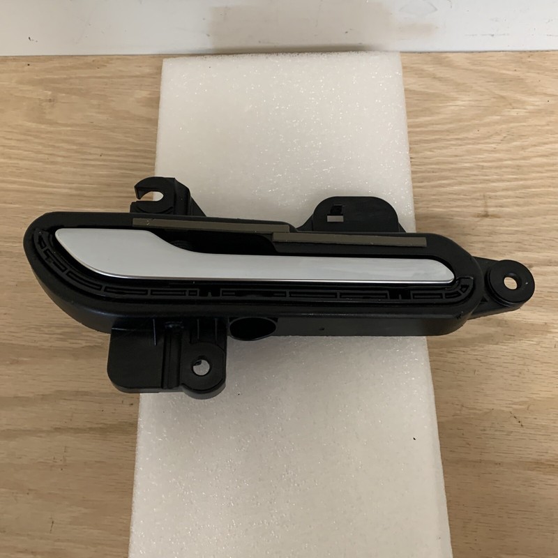 TESLA MODEL 3 DOOR HANDLE RIGHT PASSENGER 17-21 1081832-00 n-1215 b41