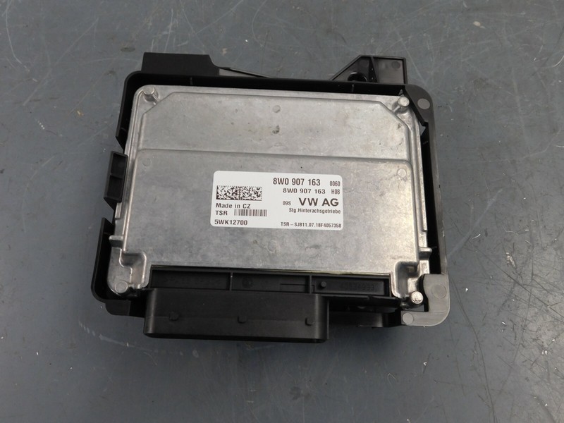 2019 20Lamborghini Urus 4WD Control Unit #1064 C2