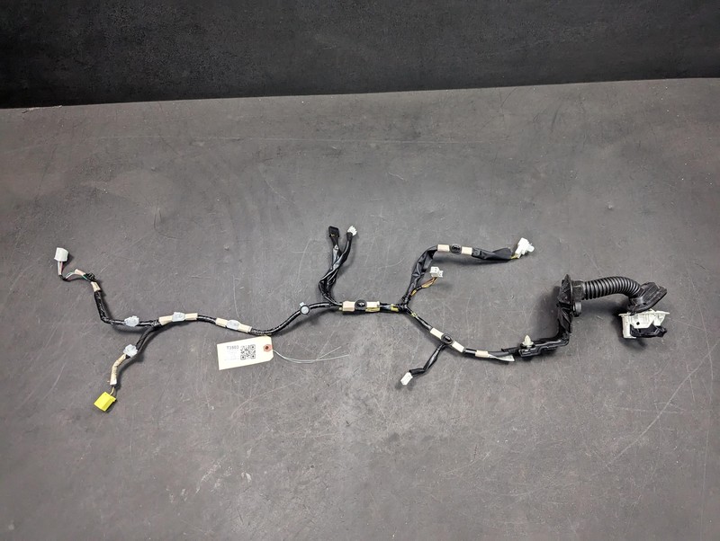 Front Right Door Wiring Harness 2021 Toyota C-HR 82151-F4B60 2021 2022