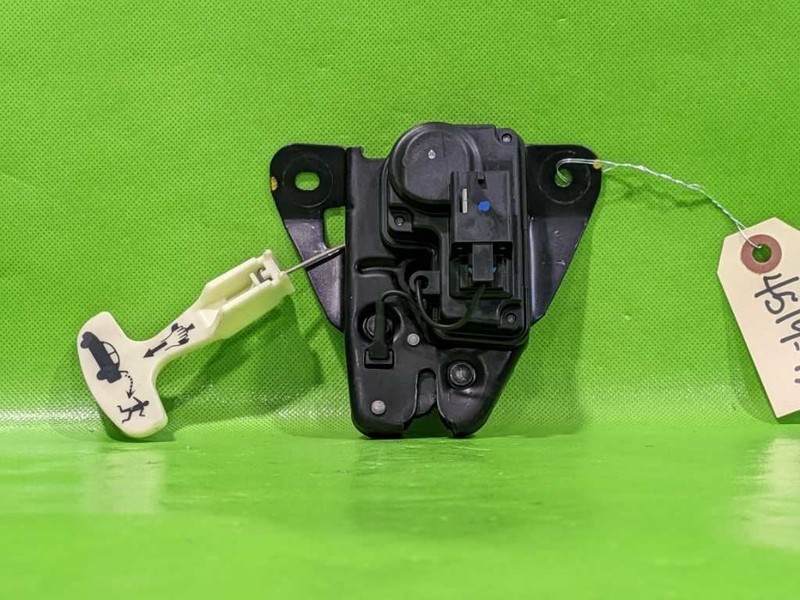14-20 GHIBLI TRUNK LOCK LATCH OEM 4519-72