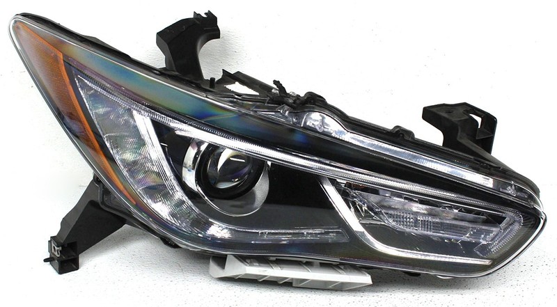 OEM Right Passenger Side HID Headlamp For Infiniti QX60 Moisture Spots