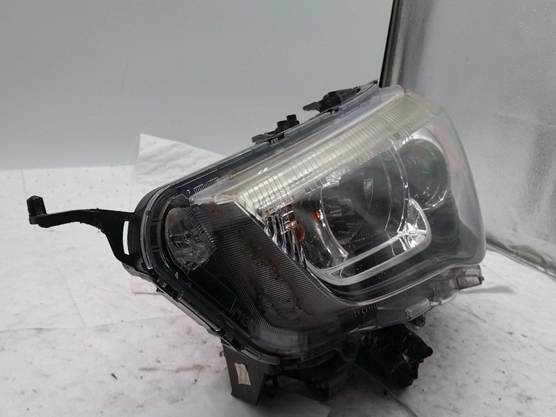 2015 Mitsubishi Outlander Sport Left Headlight Assembly - Small Chips on Lens
