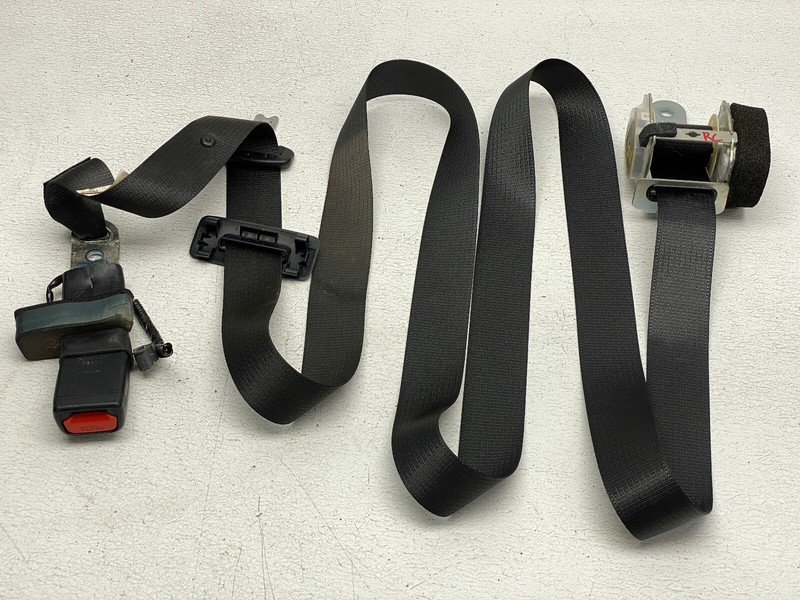 2014-2016 LEXUS GS350 REAR CENTER/MIDDLE SEAT BELT RETRACTOR OEM LOT725