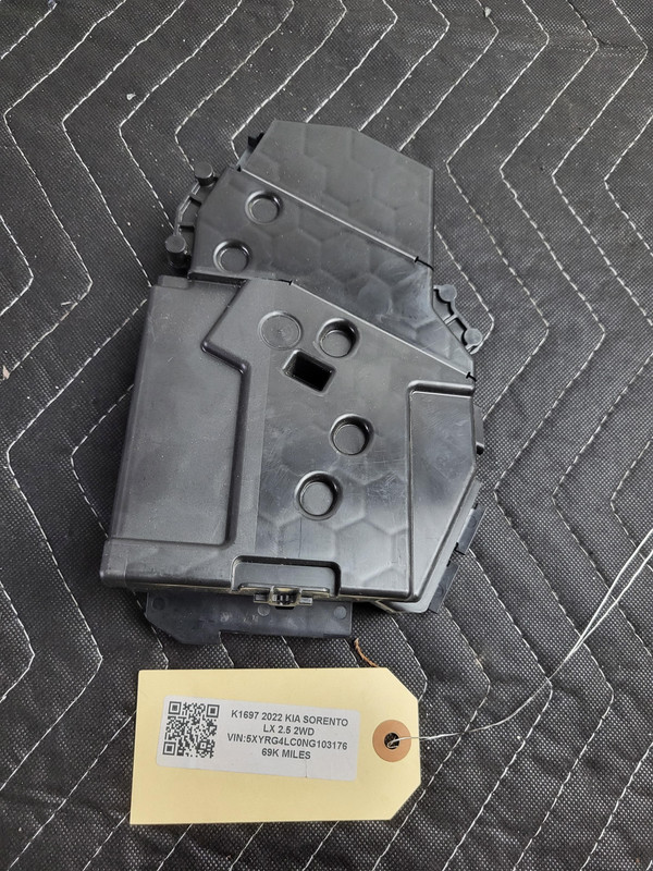 Used Oem Mercedes 1775404007 Engine Fuse Relay Junction Box for 2019-2023 CLA250