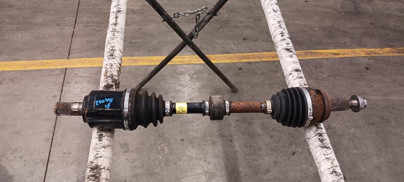 20-'22 KIA TELLURIDE Left front driver Axle Shaft 88k miles OEM 1 Year Wnty!