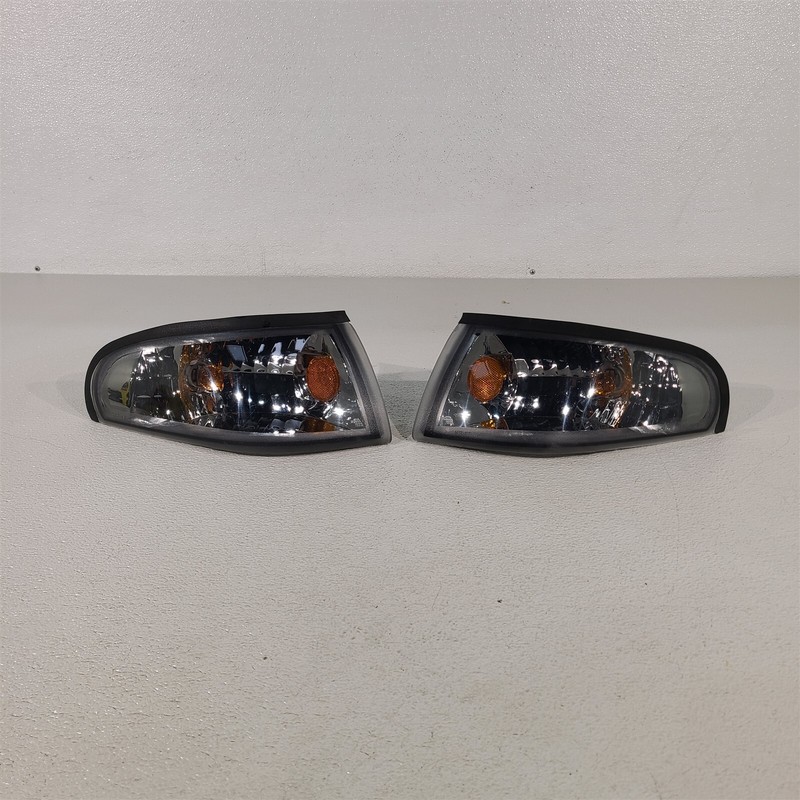 Aftermarket Front Turn Signal Marker Light Housing Set For 94-98 Mustang Aa7321