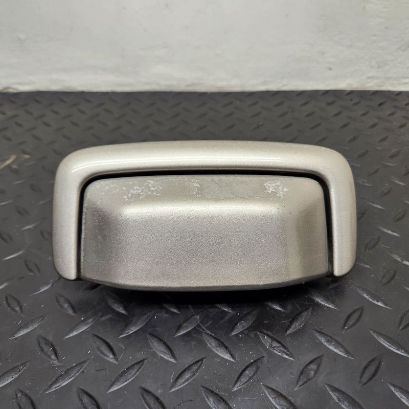 00-06 GMC Yukon Liftgate Hatch Handle Faded Gold OEM 15750914