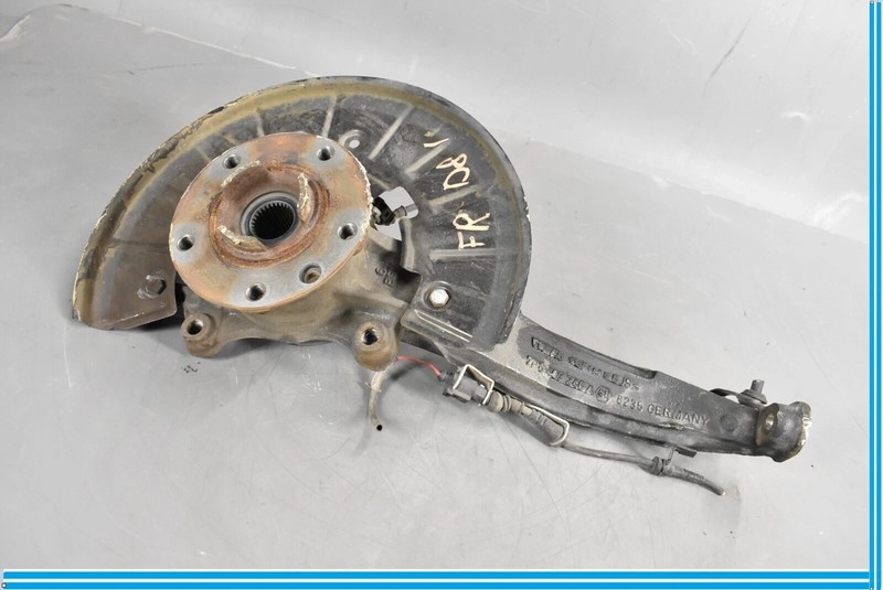 11-18 Volkswagen VW Touareg Front Right Wheel Spindle Knuckle Hub Bearing OEM