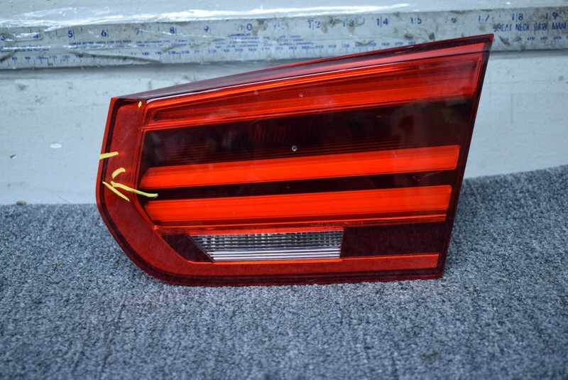 2016-2018 BMW 3 SERIES INNER TAIL LIGHT RIGHT SIDE OEM H7736912107