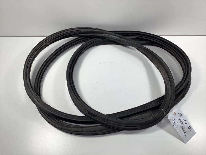 02-06 HONDA CR-V REAR LIFTGATE TRUNK HATCH SEAL WEATHERSTRIP GASKET OEM