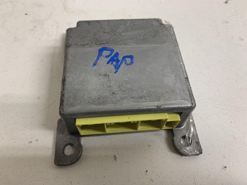 2003 Infiniti QX4 Control Module Computer 988204W307 Oem
