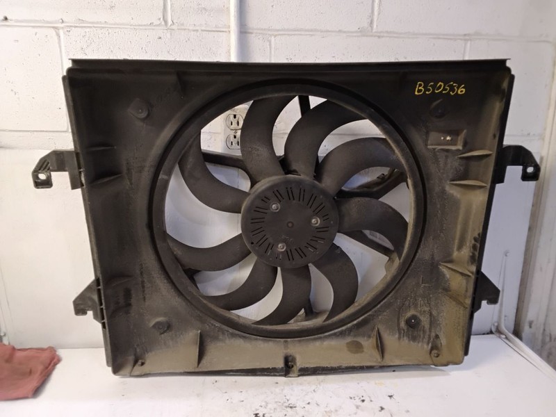 2013-2024 Dodge 1500 Radiator Fan Motor Fan Assembly 3.6L