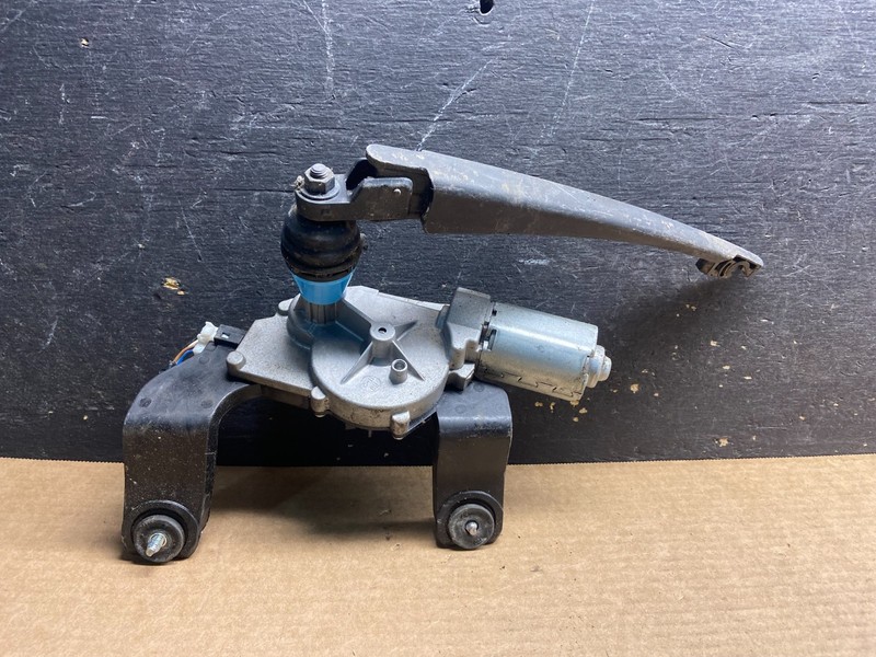 2010 - 2015 Hyundai Tucson Rear Glass Windshield Wiper Motor AA0660 DG