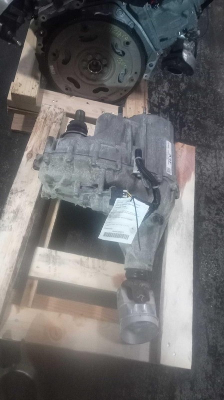 2019 Chevrolet Silverado 1500 Transfer Case Assembly 29000 Miles OEM Silver