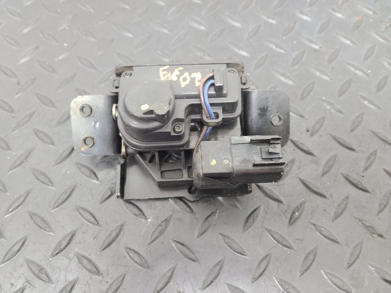 07-14 Chevrolet Tahoe Liftgate Latch Lock Actuator OEM 13584872