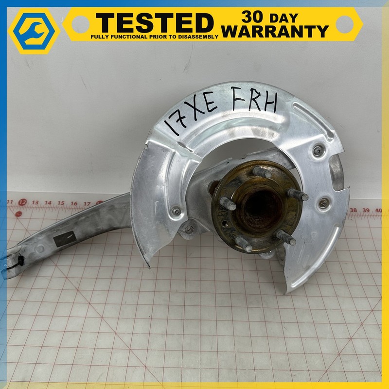 17-19 JAGUAR XE FRONT RIGHT PASSENGER SIDE SPINDLE KNUCKLE W/ HUB OEM