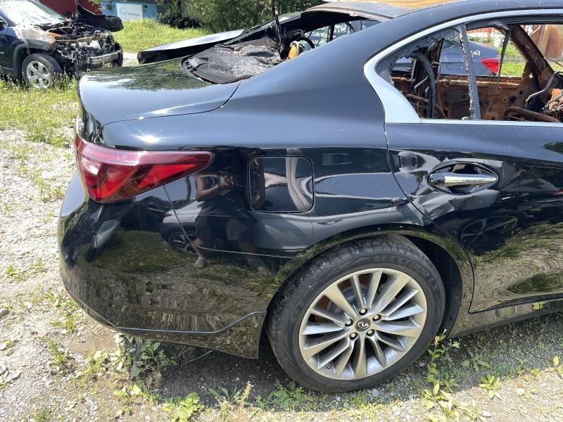2014-2023 INFINITI Q50 RIGHT QUARTER PANEL BLACK PC:KH3 31K -LUXERY- 54711