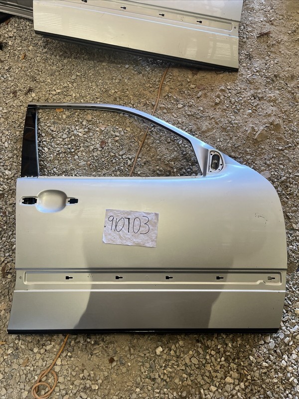 96 97 98 99 MERCEDES BENZ E320 E420 E300D FRONT RIGHT DOOR SHELL