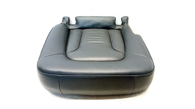 07-15 AUDI 4L Q7 SECOND SEAT 2ND ROW LOWER BOTTOM REAR RIGHT PASSENGER OEM 08012