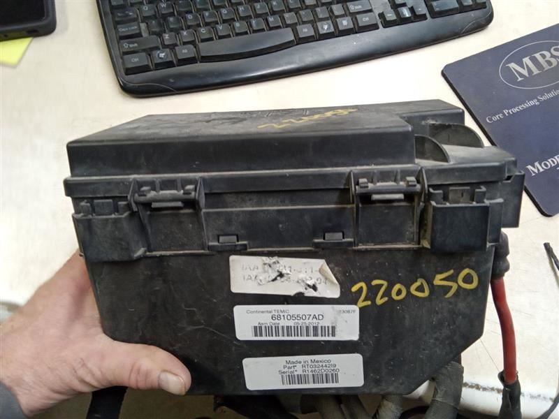 Chassis ECM Multifunction Includes Fuse Box Fits 12 CARAVAN 119625