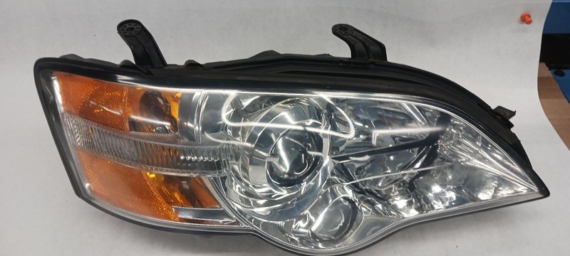 06-'07 SUBARU LEGACY Right passenger headlight Headlamp OEM