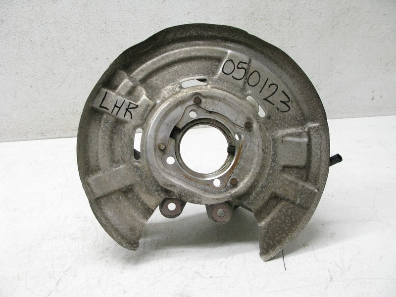 11-18 BMW F10 528i REAR LEFT SPINDLE KNUCKLE WHEEL HUB BEARING CARRIER 050123