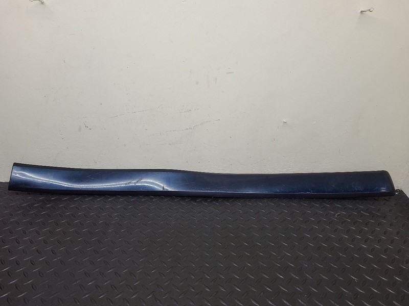 07-09 Chevrolet Tahoe Front Left Driver Door Molding Blue OEM 25991768
