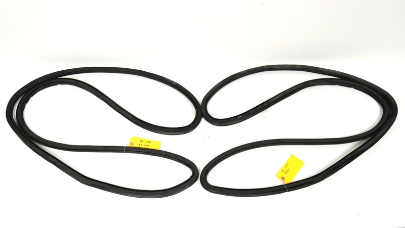 2004-2006 GTO 4k Mile Original GM Driver & Passenger Door Weather striping USED