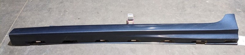 2009 Pontiac G8 GT LH Driver Rocker Molding Side Skirt Panel Trim OEM