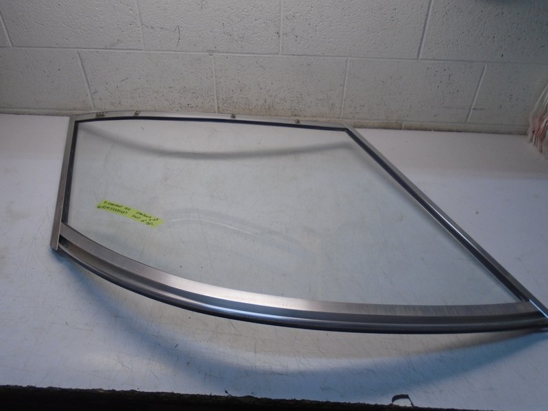 Z7 1997 Starcraft 1810 Boat Windshield Driver Right Starboard Side