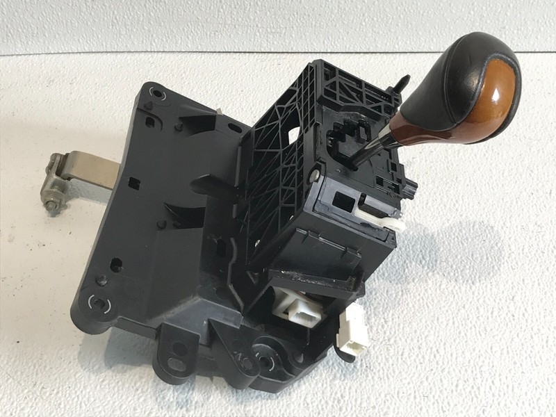 07-10 LEXUS LS460 LS600HL A/T AUTOMATIC TRANSMISSION GEAR SHIFTER SELECTOR