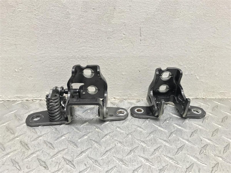 2016 DODGE RAM 1500 PASSENGER REAR DOOR HINGES PAIR OEM 68058536AD