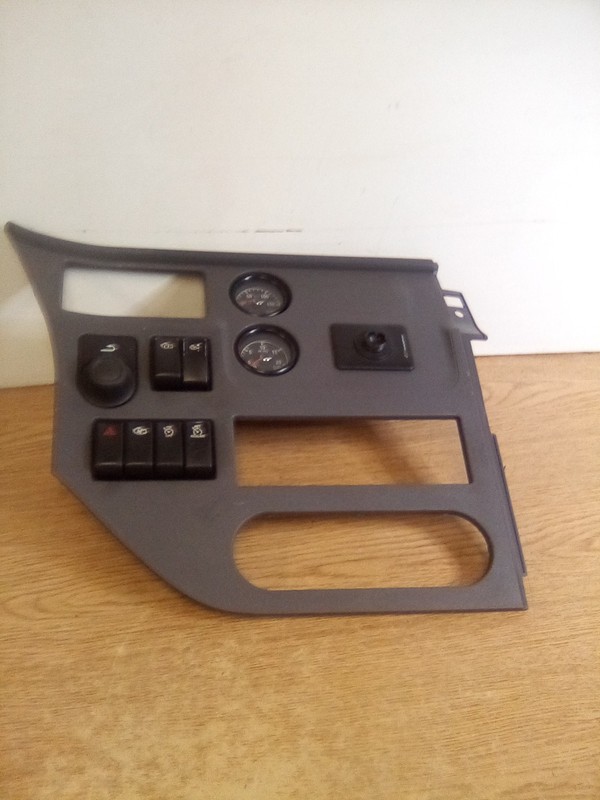 Peterbilt 579 Gauge & Switch Panel S64-6148-0691612B2