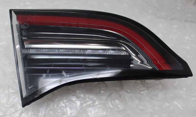 Genuine 2020-2023 TESLA MODEL Y LEFT TAIL LIGHT TRUNK 1502088-00-B OEM 4-Pin