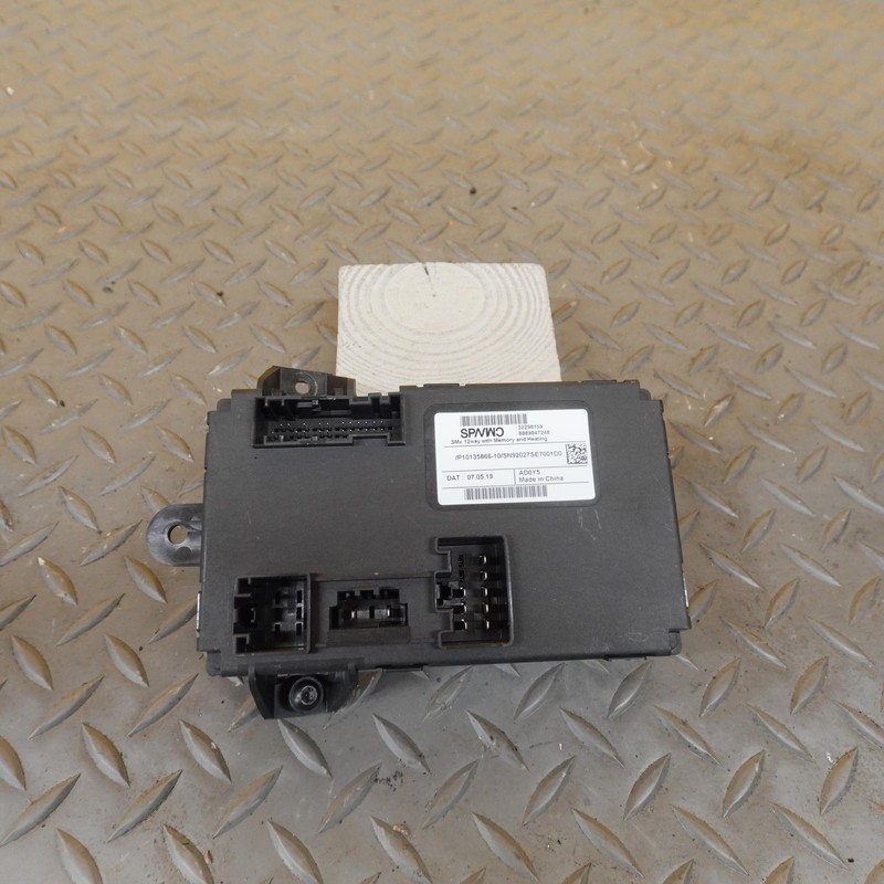 2019-2022 VOLVO XC40 FRONT RIGHT SEAT MEMORY HEAT CONTROL MODULE OEM 32298159